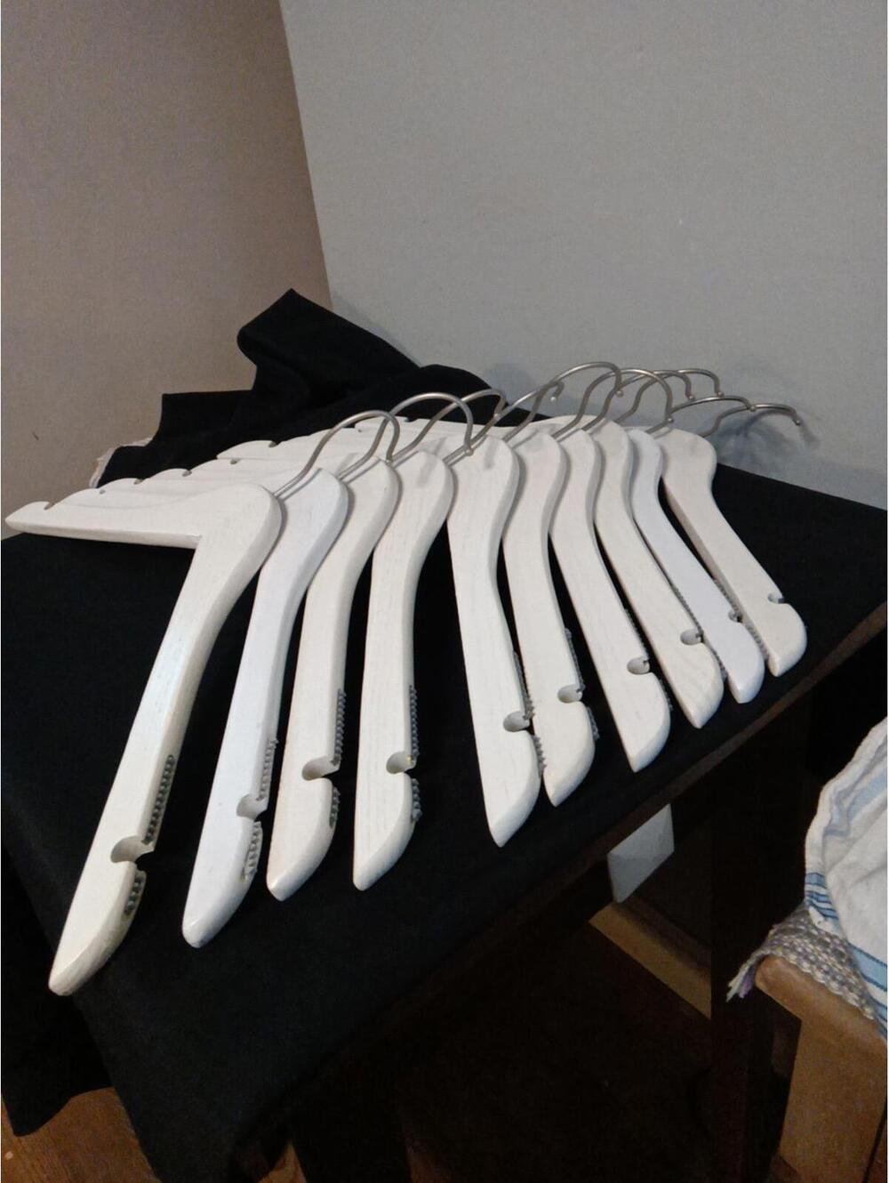VTG 10 White Wood Clothes Hangers  space-saving flat body 360 Swivel Metal Grip